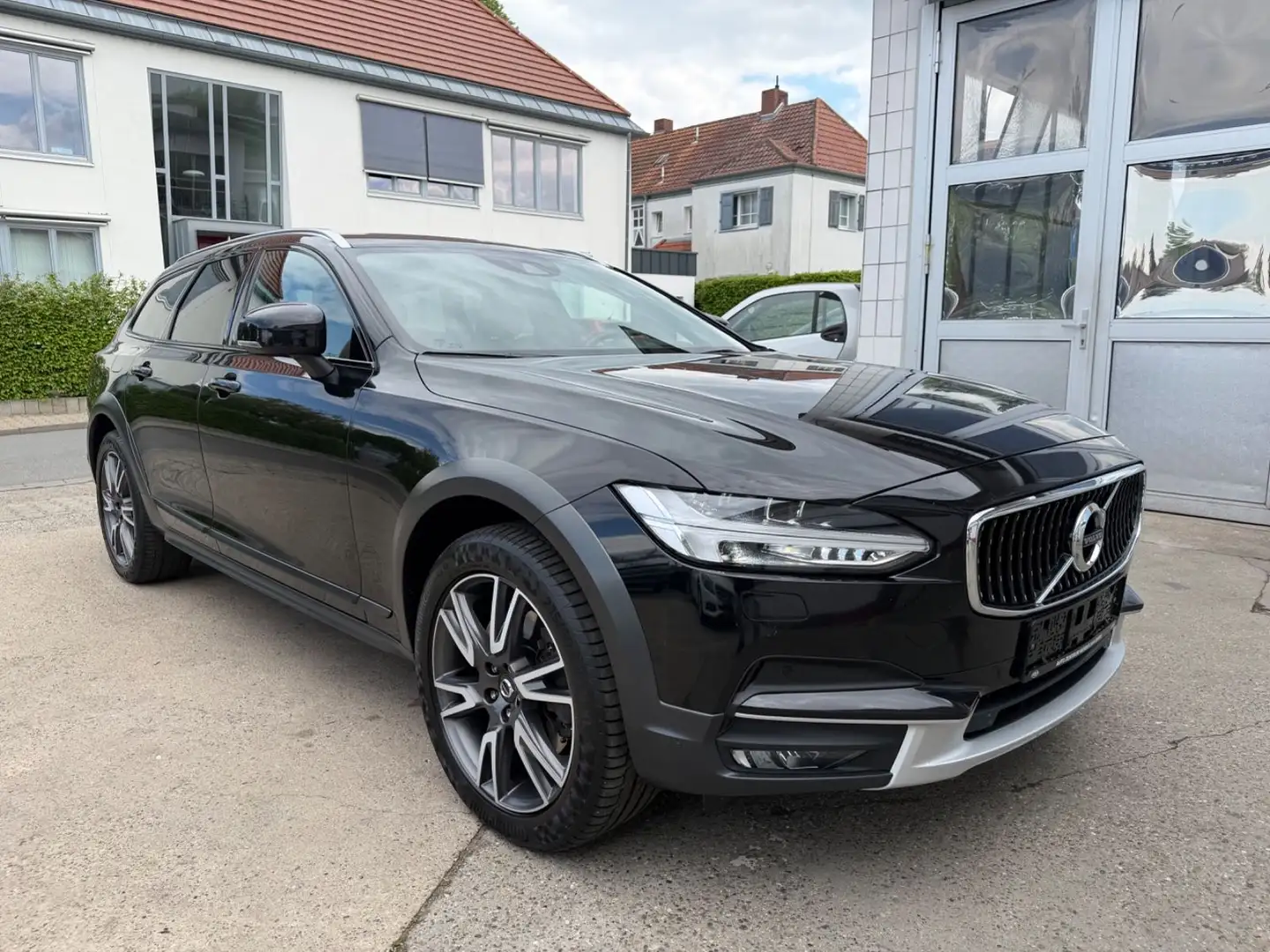 Volvo V90 Cross Country V90 D5 Cross Country AWD *1.Hand*ACC*H&K*Leder* Schwarz - 1