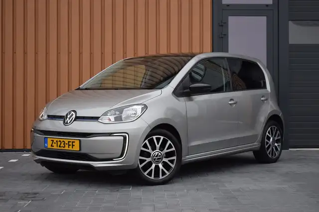 Volkswagen e-up! Style | Camera | Cruise | 16" | Verw. voorruit | L