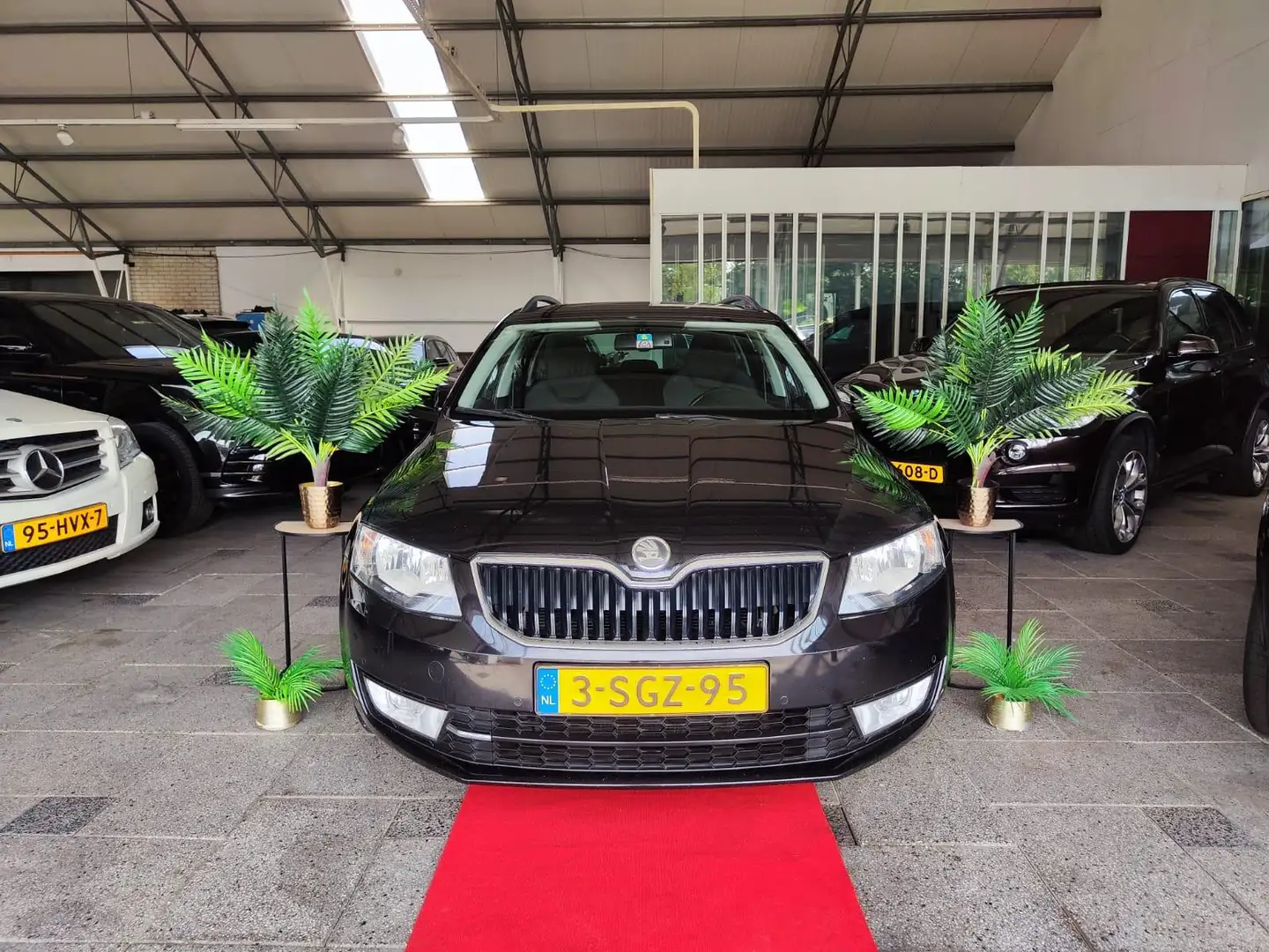 Skoda Octavia Combi 1.4 TSI AUT NAVI Greentech! 2013 Zwart - 1