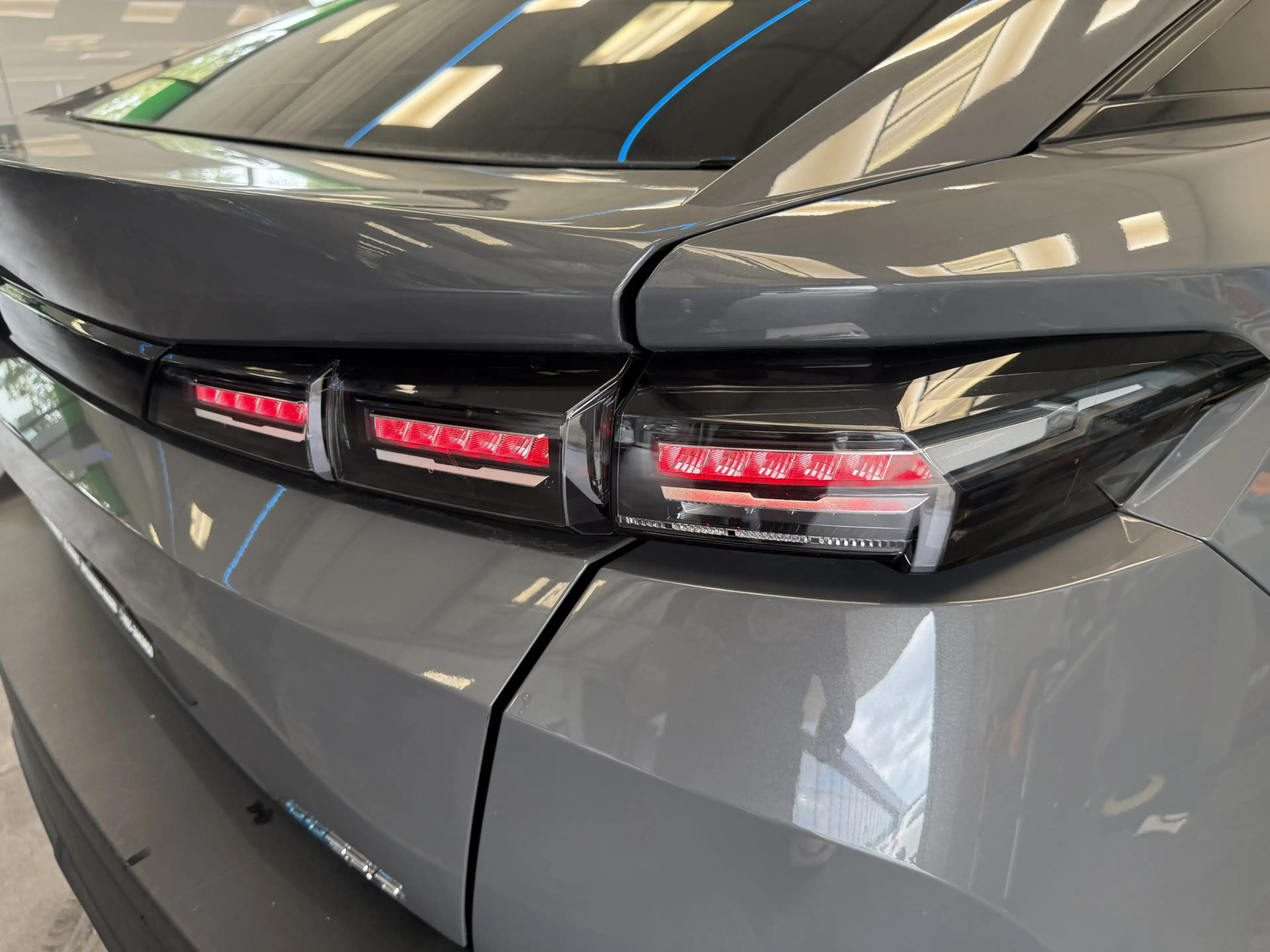 Peugeot 408 1.6 HYbrid Allure 180 EAT8 Navigatie Full-led Adap — photo 5