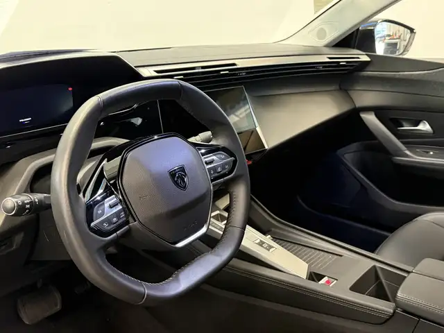 Peugeot 408 view 6