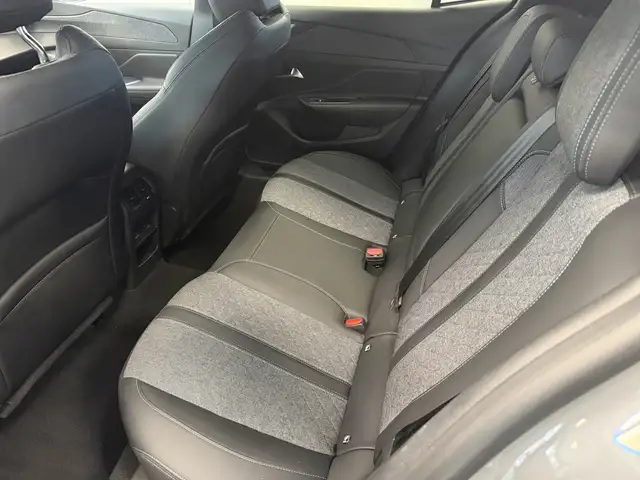 Peugeot 408 view 12