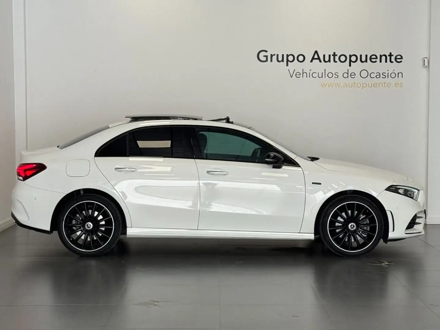 Mercedes-Benz A 45 AMG Blanc - 2