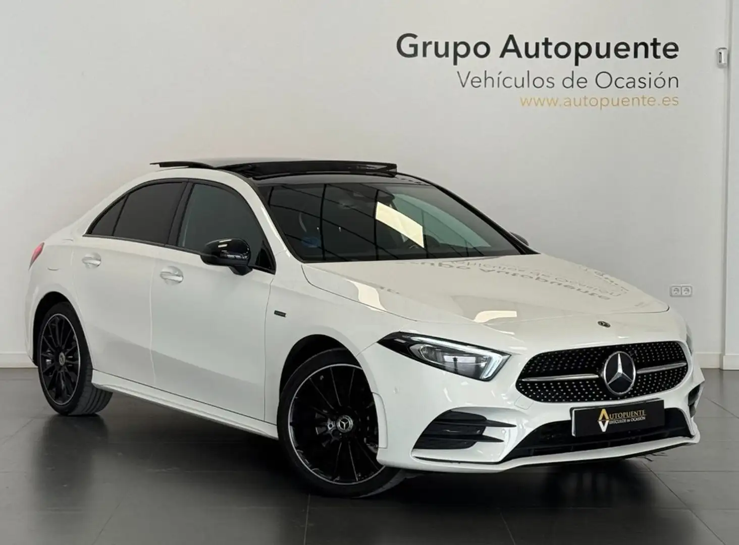 Mercedes-Benz A 45 AMG Blanc - 1