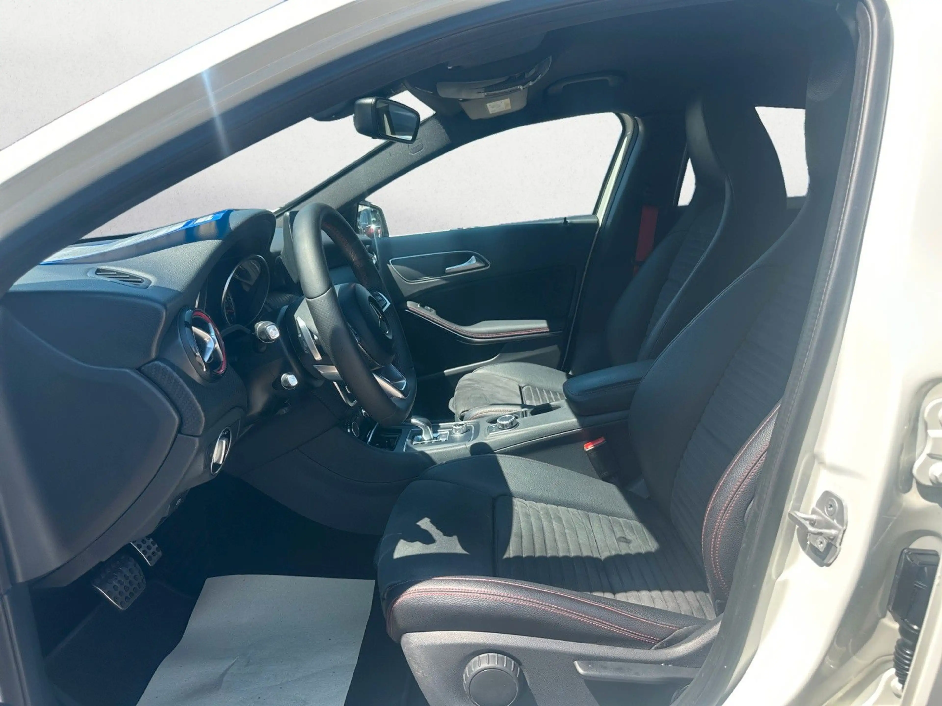 Mercedes-Benz A 45 AMG 45 AMG 4Matic DCT NIGHT + AMG Performance — photo 11