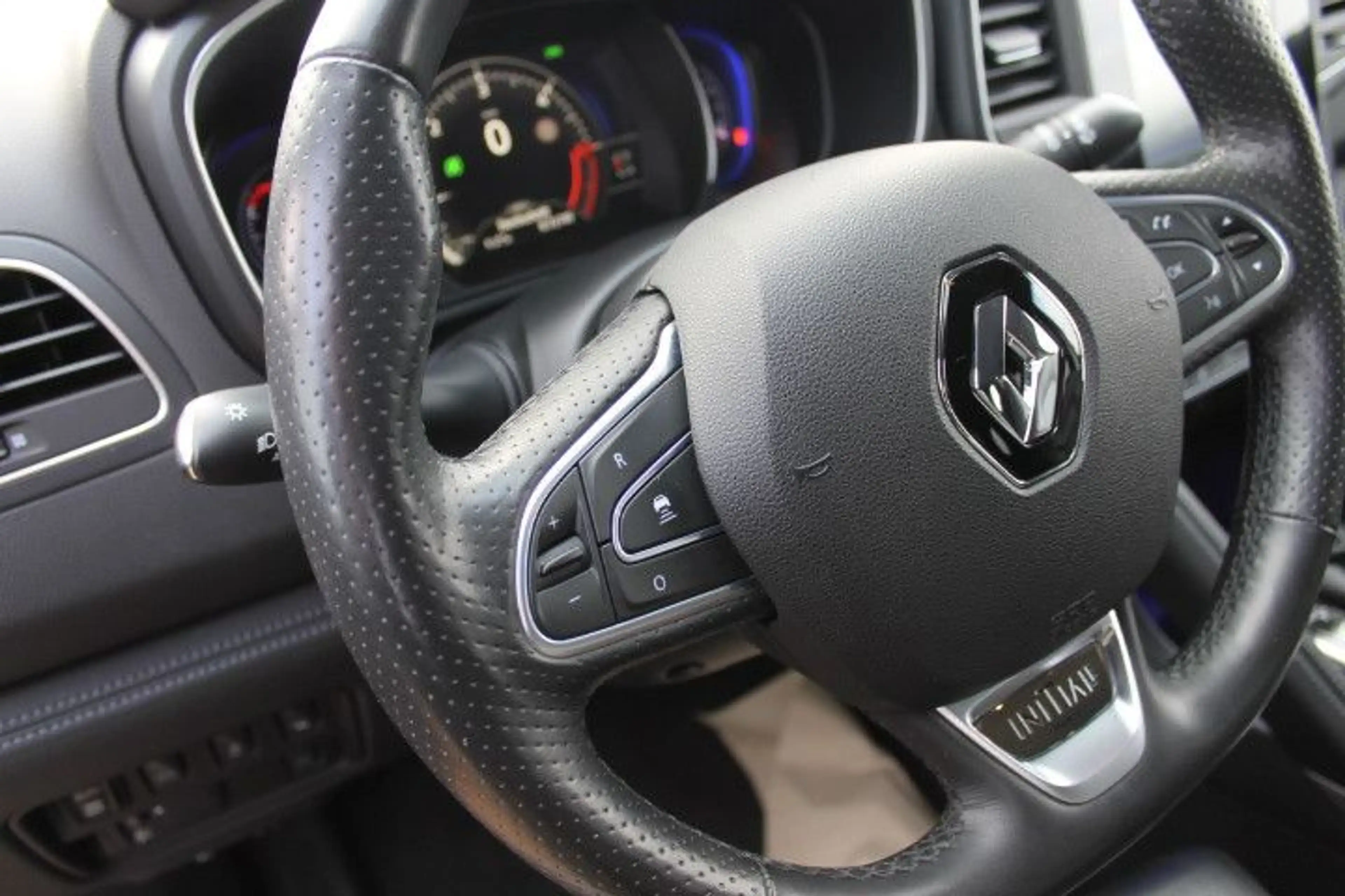 Renault Koleos Initiale Paris 4x4 — photo 11