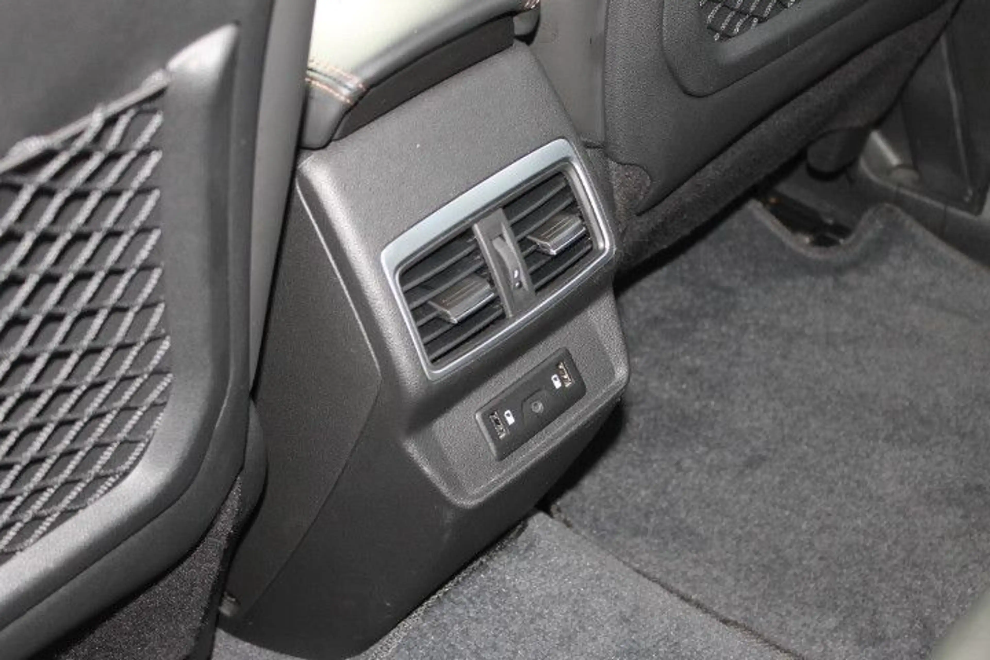 Renault Koleos Initiale Paris 4x4 — photo 10