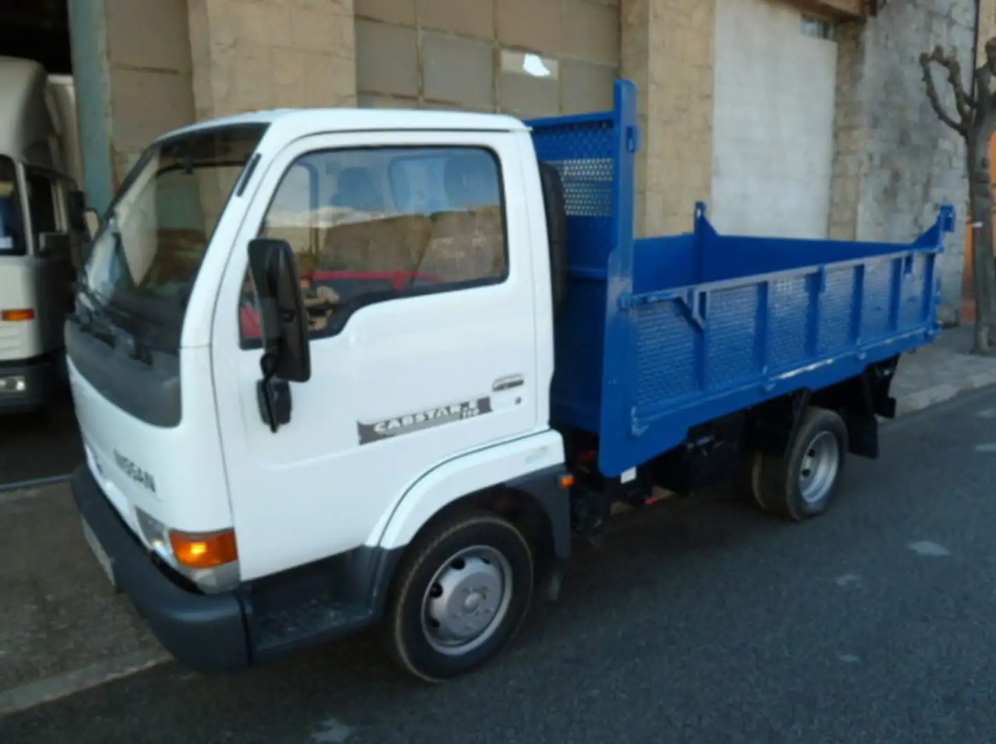 Nissan Cabstar TL125. 35/1 Cabina Abatible Blanc - 2