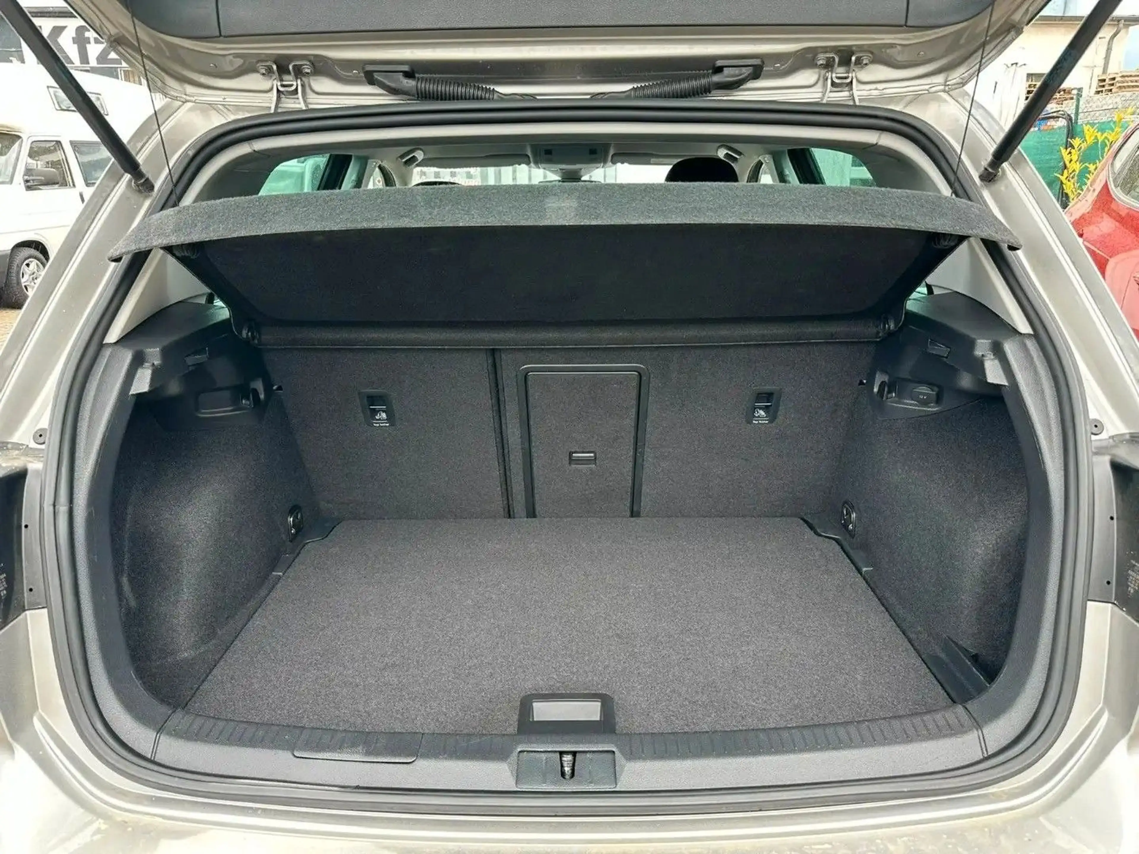 Volkswagen Golf VII IQ.DRIVE AHK Automatik — photo 12