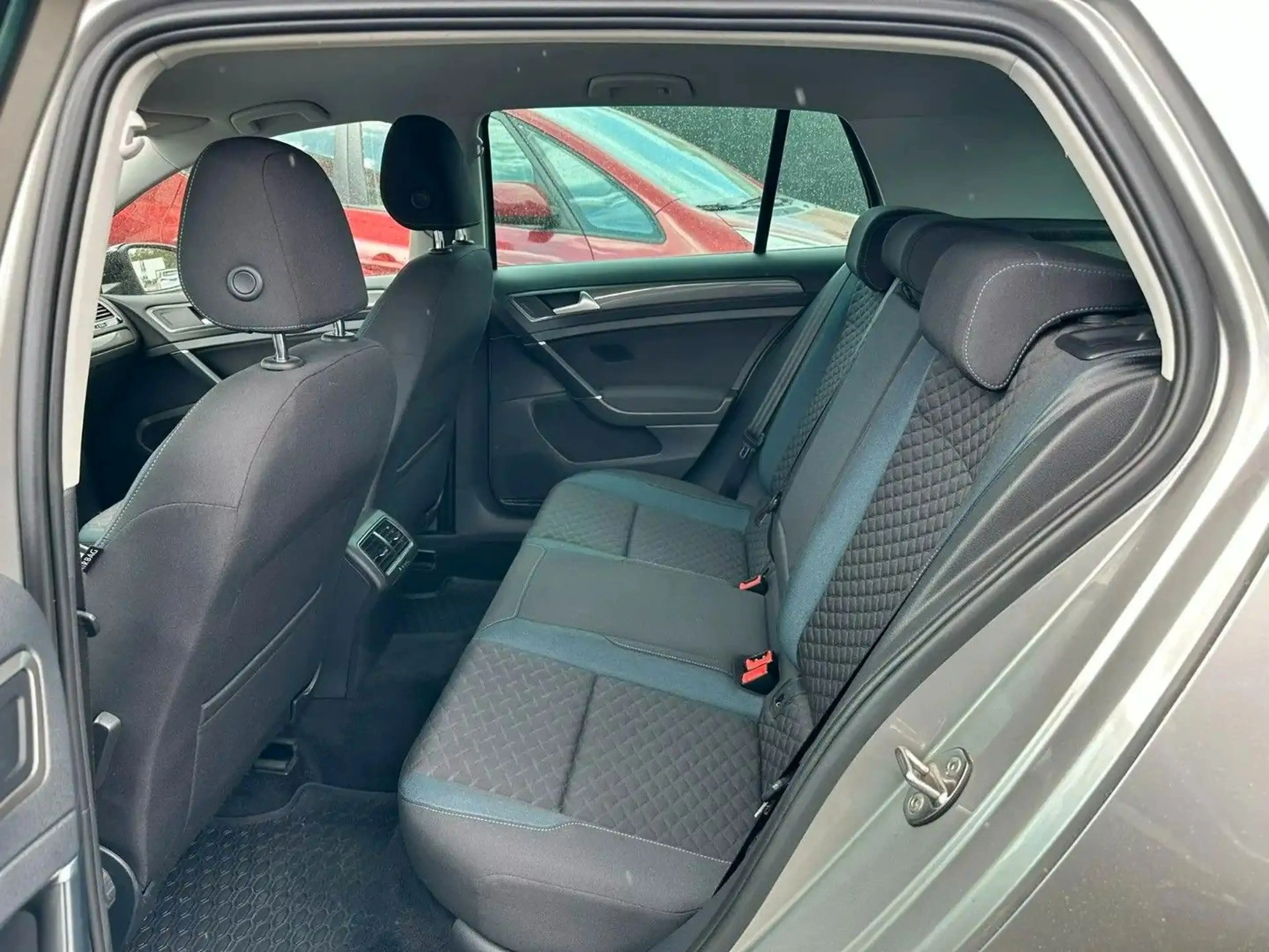 Volkswagen Golf VII IQ.DRIVE AHK Automatik — photo 11