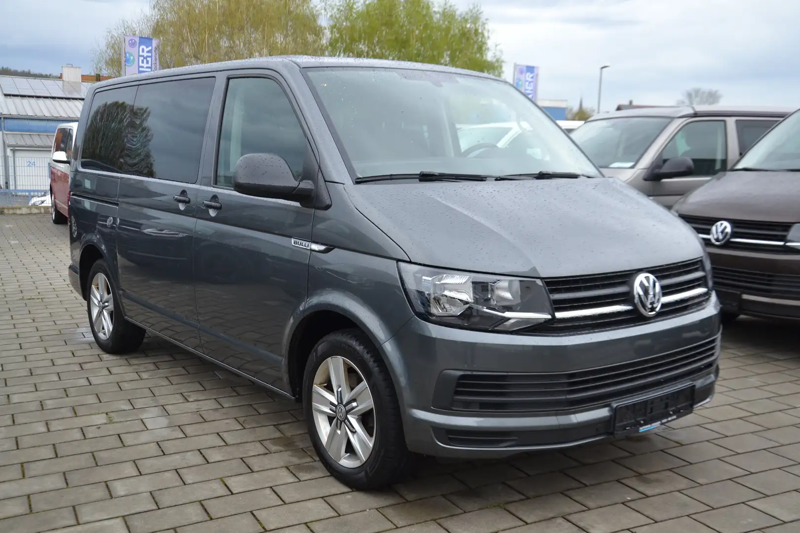 Volkswagen T6 Multivan Multivan/Standheizung/Climatronic/7-Sitzer/AHK/GRA Grijs - 2
