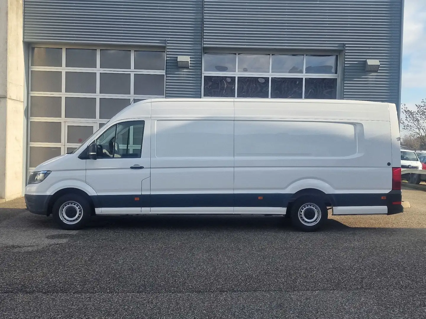 Volkswagen Crafter 35 Extralang Hochdach Klima Navi Weiß - 2