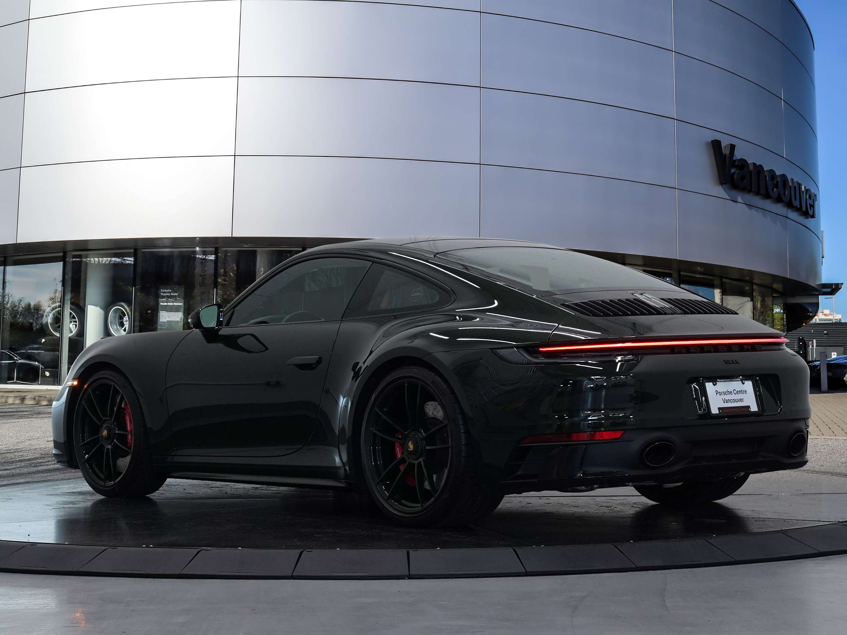 2024 Porsche 911 Carrera 4 GTS Coupe — снимка 1