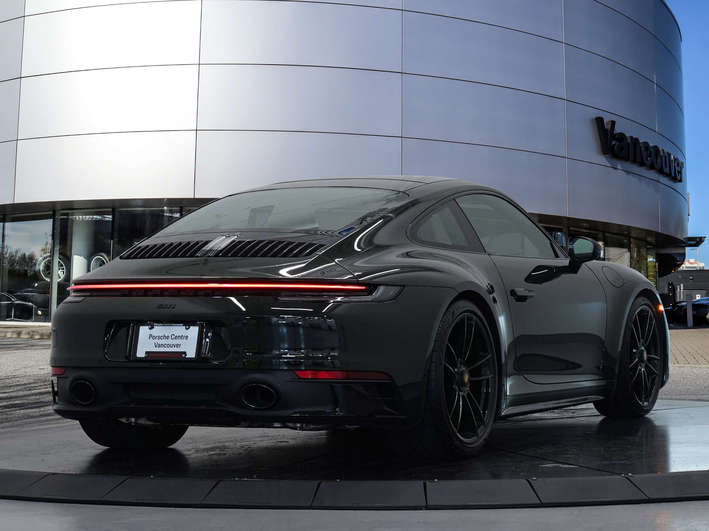 2024 Porsche 911 Carrera 4 GTS Coupe — снимка 1