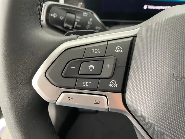 Volkswagen Passat view 14