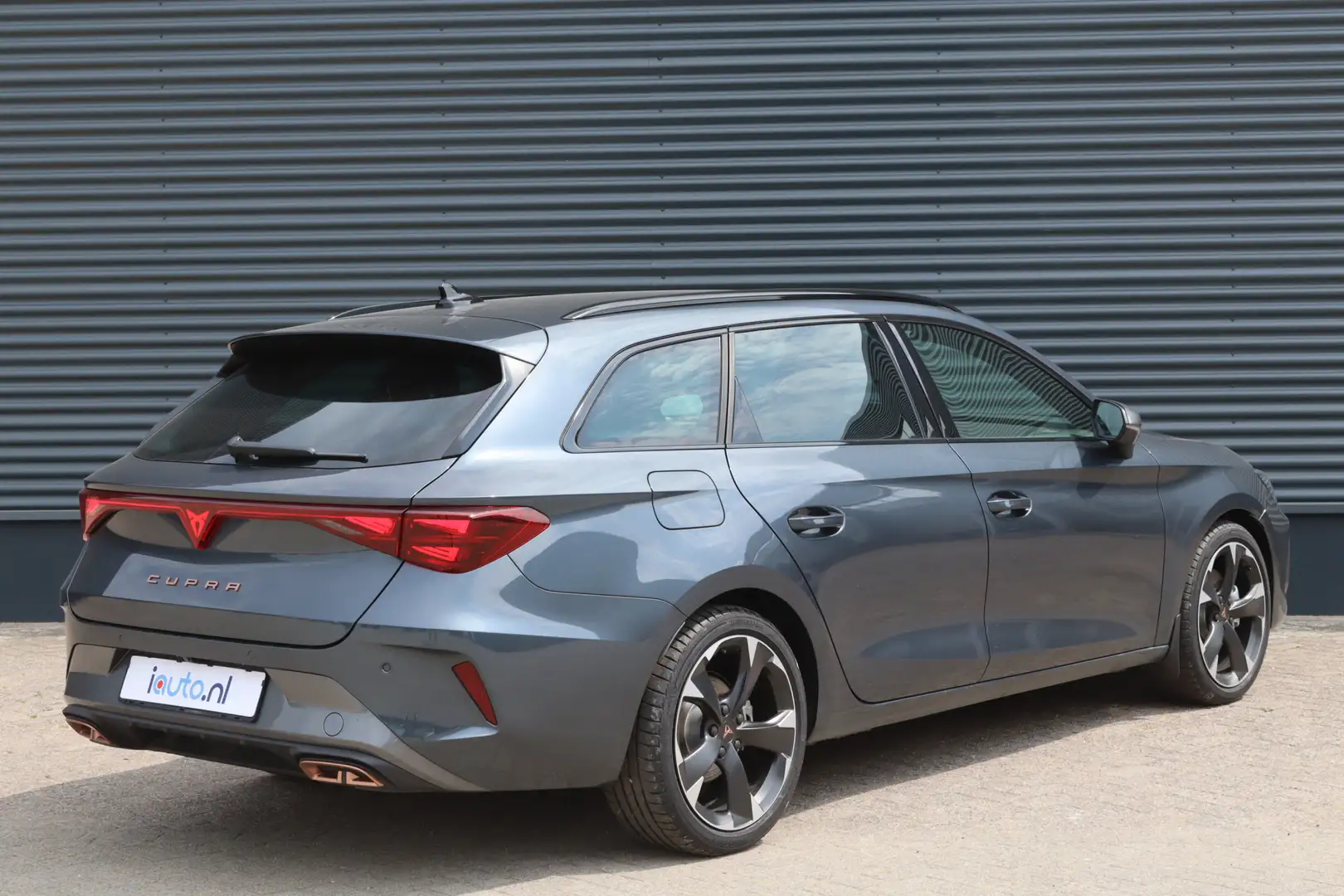 CUPRA Leon Sportstourer 1.5 TSI e-Hybrid Business LED/Keyless Grijs - 2