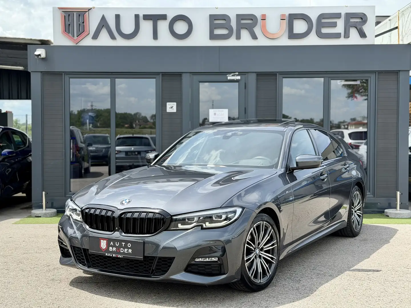 BMW 320 320d Aut. M Sport 360°*HUD*Live*Memory Grau - 1