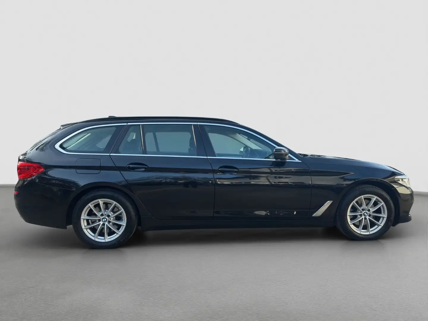 BMW 518 d Touring Autom. Navi/e-Sitz/2xPDC/Klimaautom Schwarz - 2