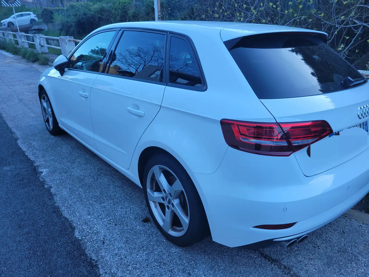 Audi A3 Sportback 35 TDI Blanc - 2