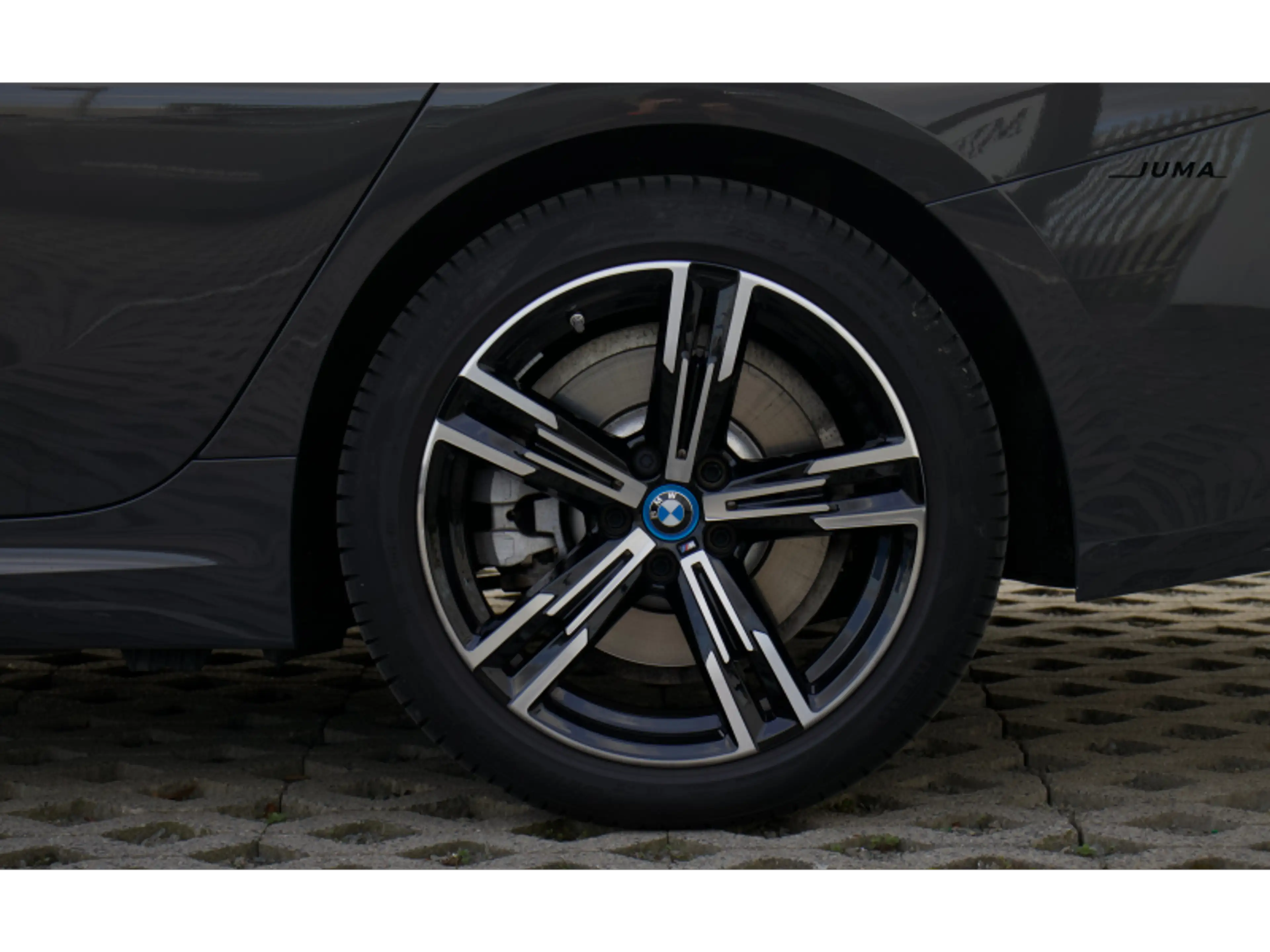 BMW 330 e Berline - M Pack — photo 4
