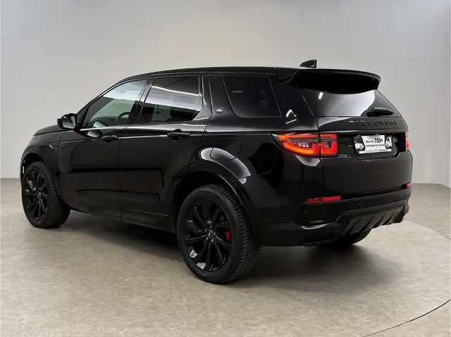 Land Rover Discovery Sport view 3