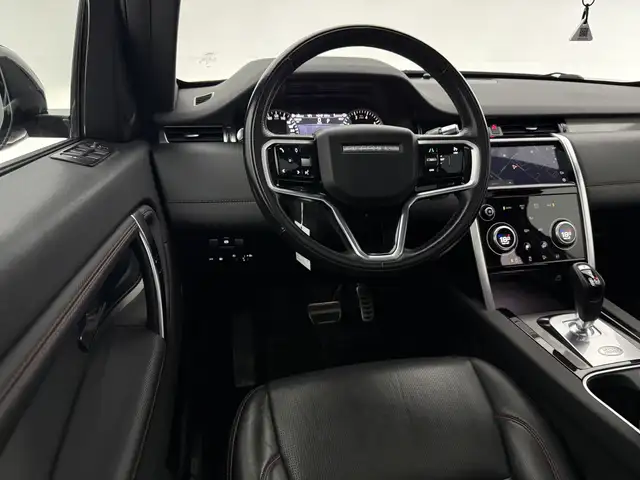 Land Rover Discovery Sport view 14