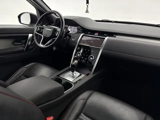 Land Rover Discovery Sport view 4