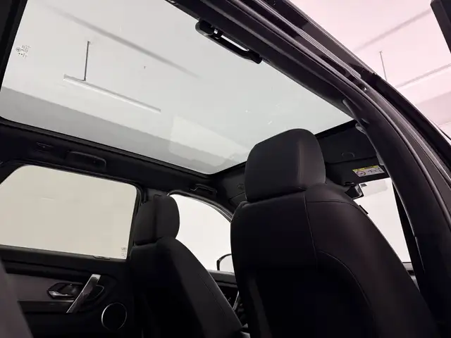 Land Rover Discovery Sport view 15