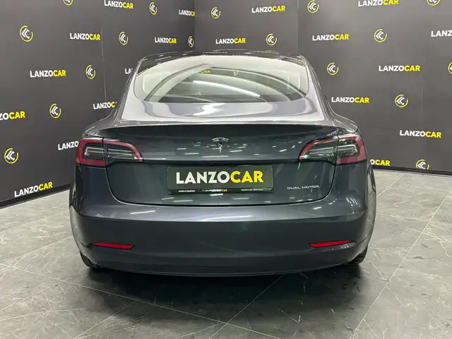 Tesla Model 3 view 5