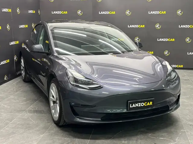 Tesla Model 3 view 3