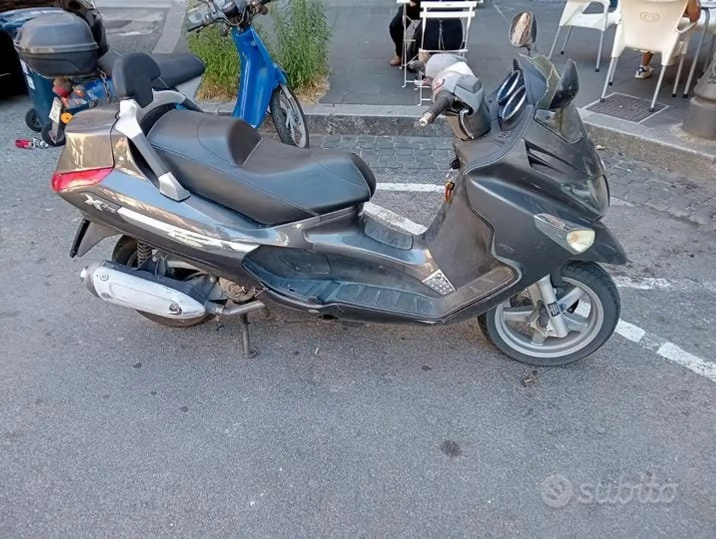 Piaggio XEvo 250 Braun - 1