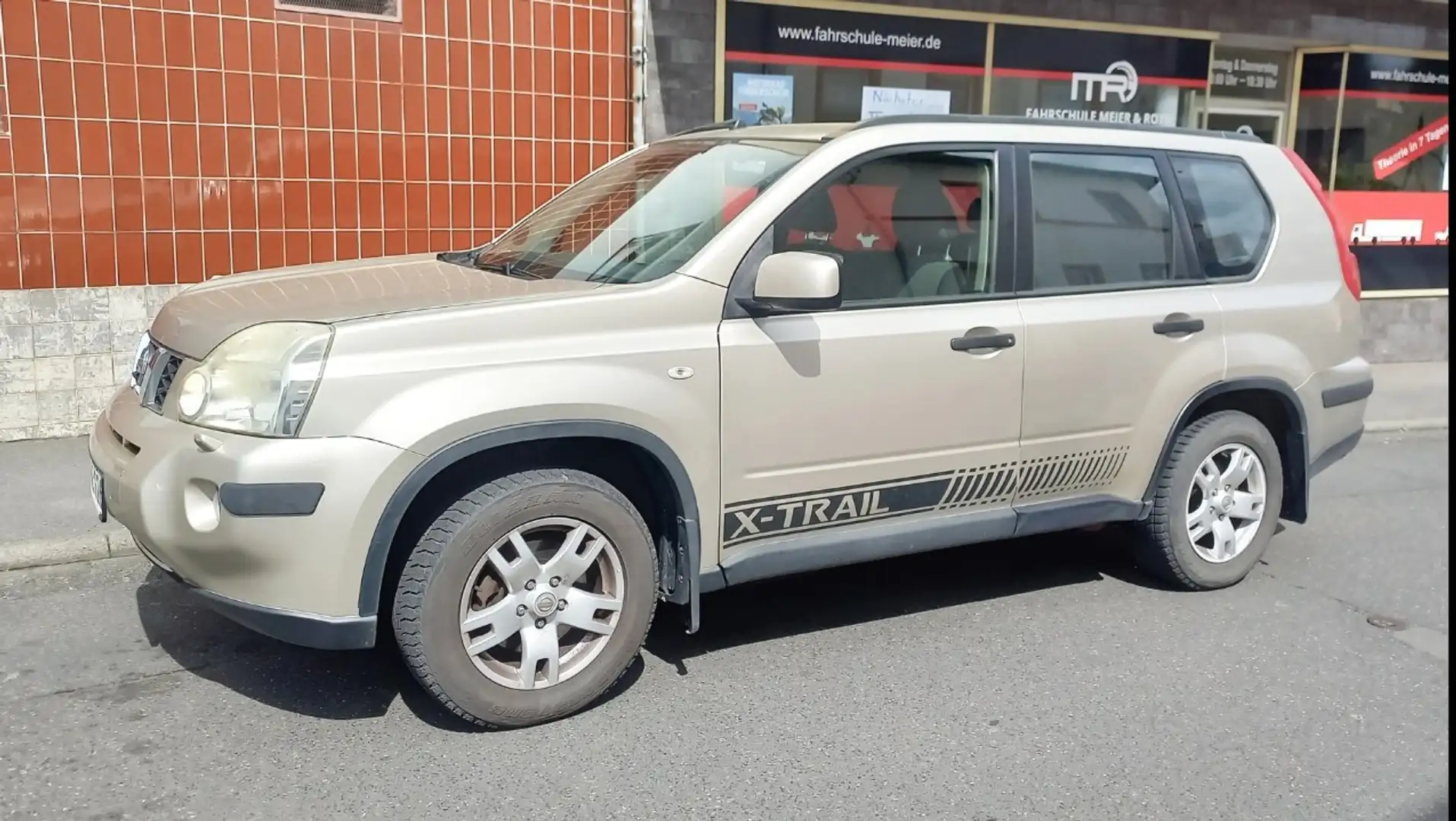 Nissan X-Trail 2.0 CVT 4x4 - 1