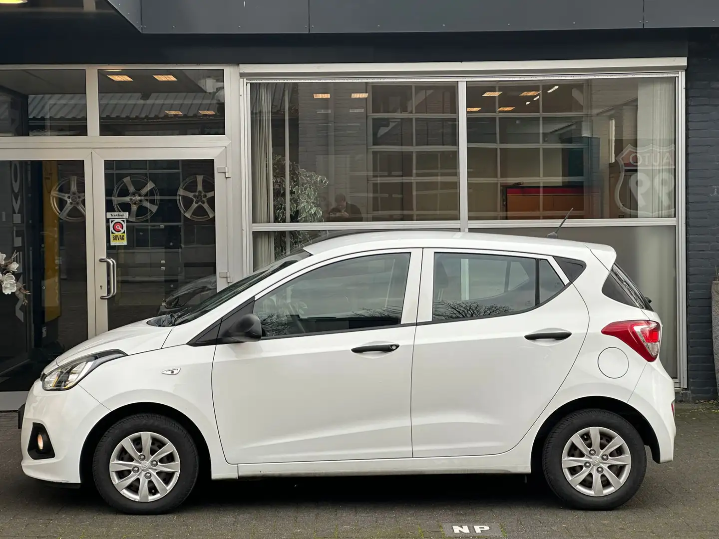 Hyundai i10 1.0i i-Drive NAP / 5 DEURS Weiß - 2