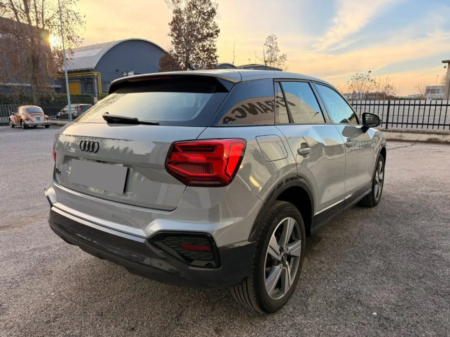 Audi Q2 30 TDI S tronic Identity Black Grigio - 2