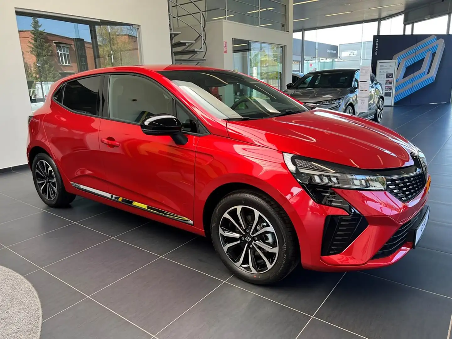 Renault Clio techno E-Tech full hybrid 145 Rood - 2