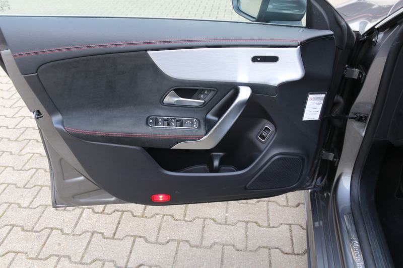 Mercedes-Benz CLA 200 Business Solution AMG — photo 13