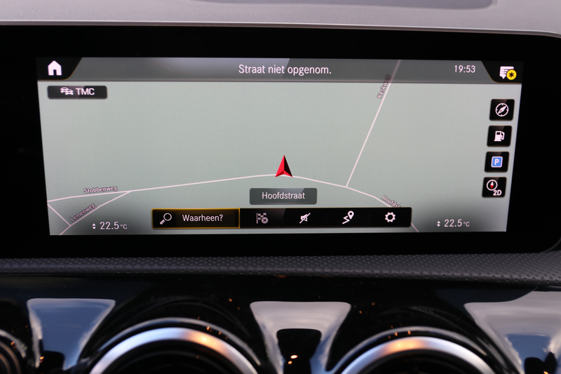 Mercedes-Benz CLA 200 Business Solution AMG — photo 22