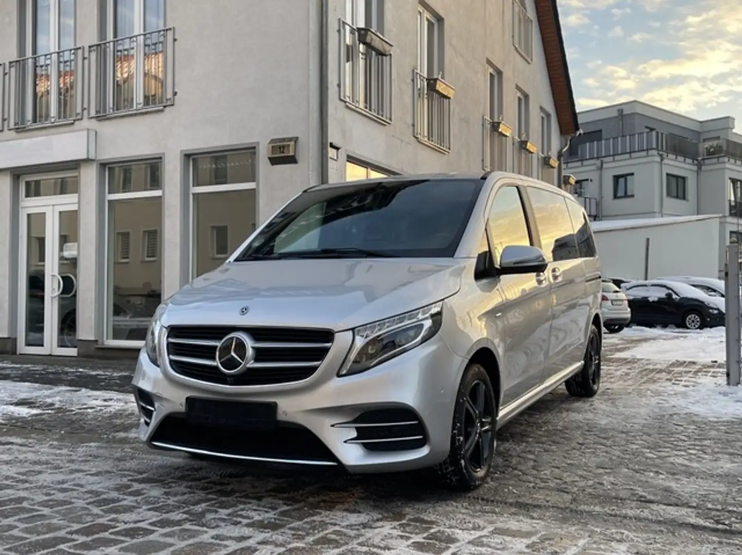 Mercedes-Benz V 250d *4Matic* AMG *AVANTG./EDITION 4MA* AHK Gris - 2