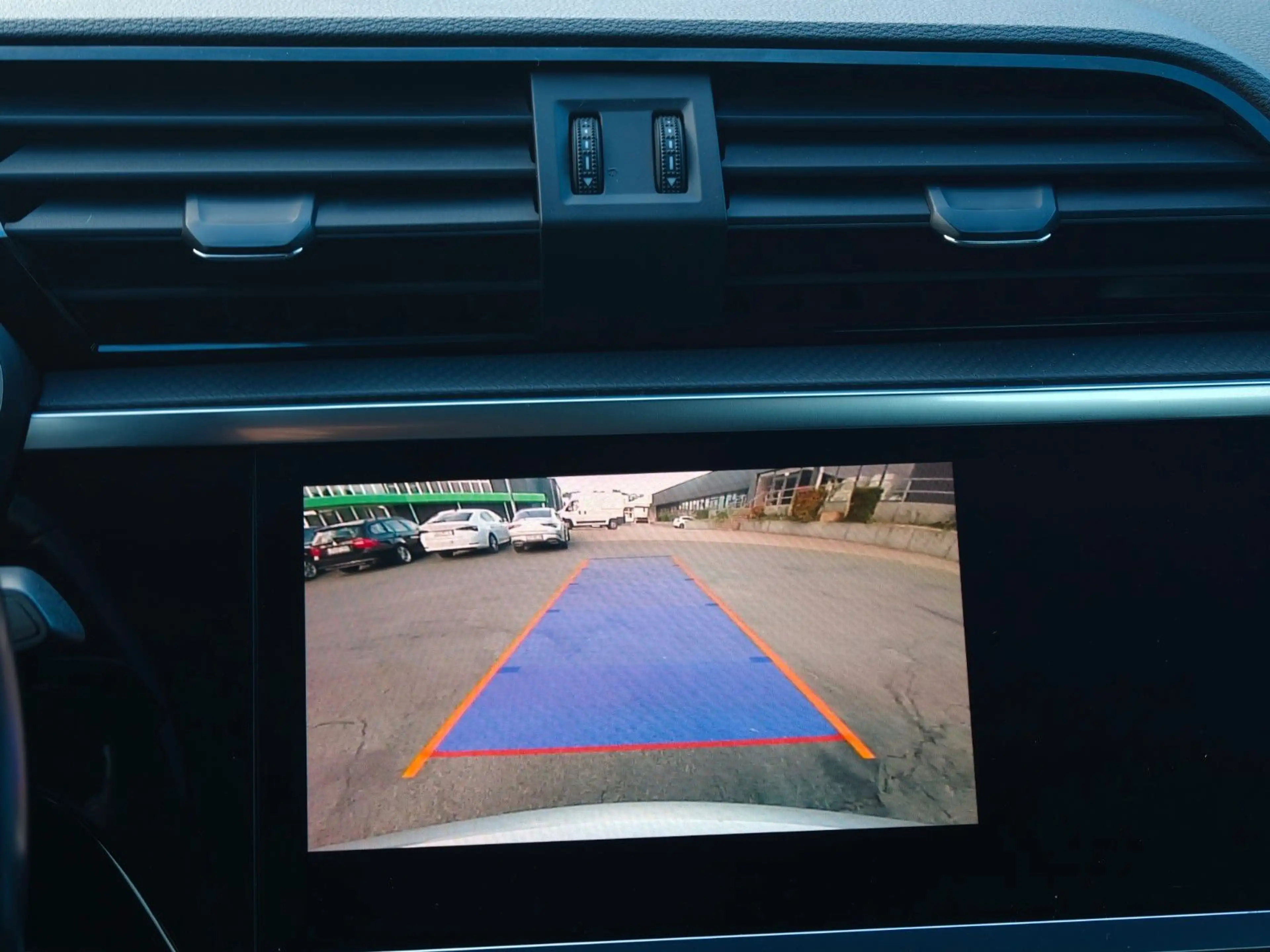 Audi Q3 35 TDI *AHK*B&O*KAMERA*NAVI*PDC*VIRTUAL* — photo 9