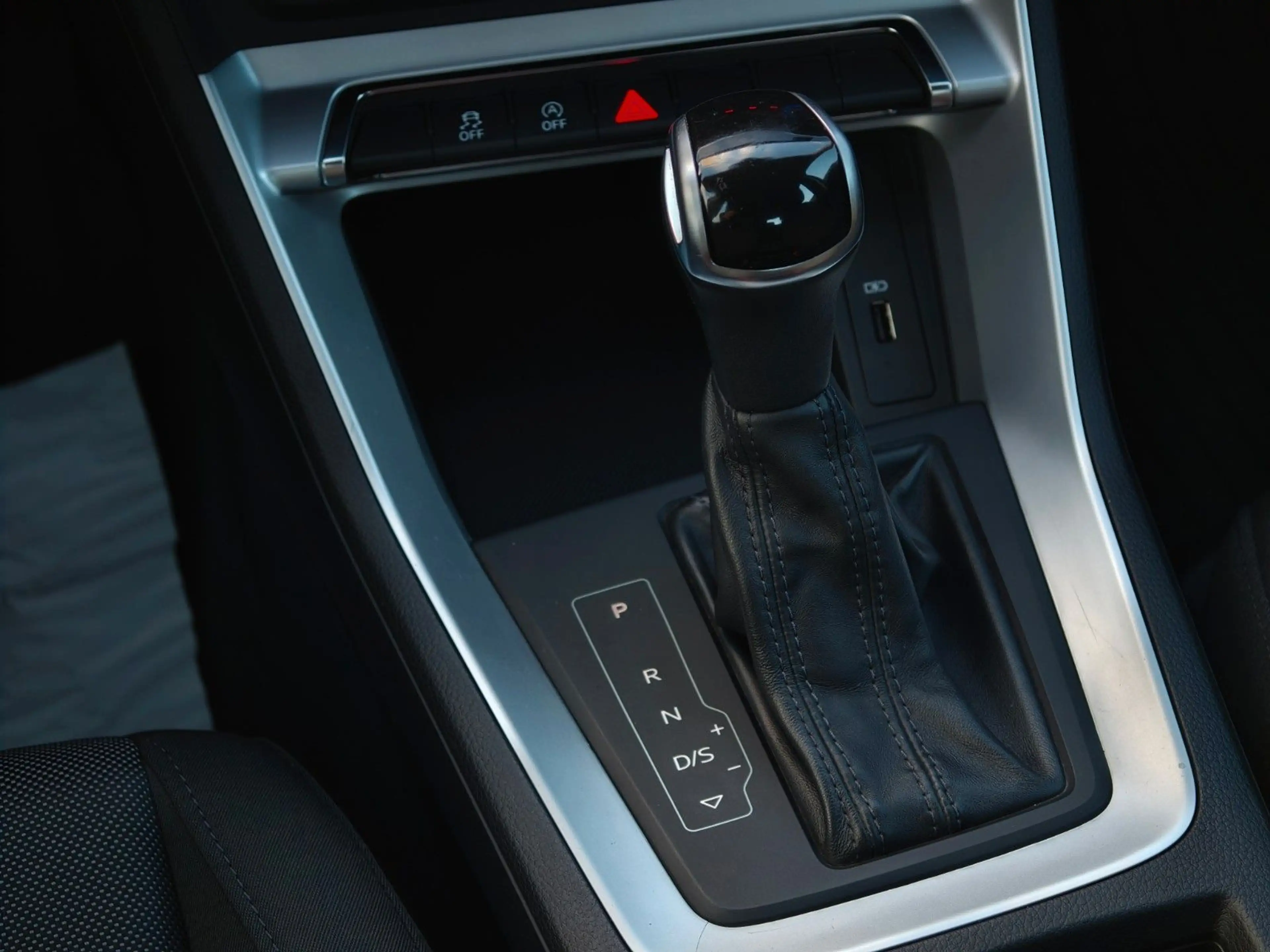 Audi Q3 35 TDI *AHK*B&O*KAMERA*NAVI*PDC*VIRTUAL* — photo 11