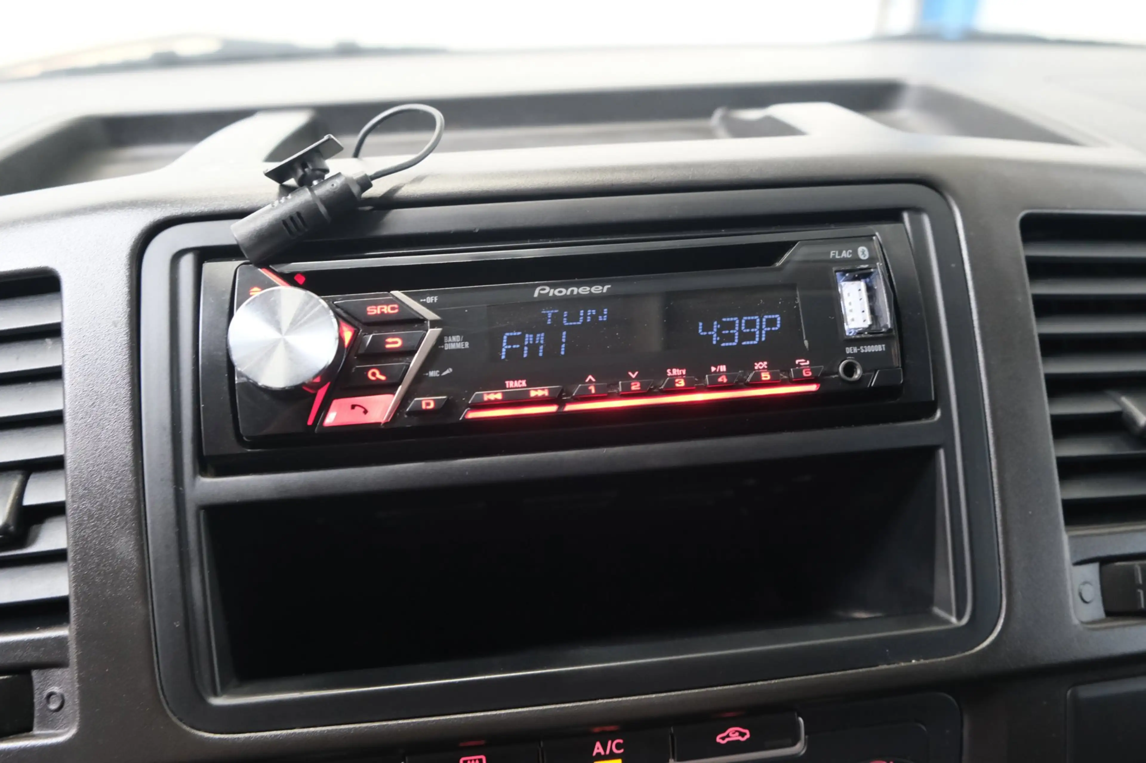 Volkswagen Transporter 2.0 TDI L1H1 3P - N.A.P. Airco, Trekhaak. — photo 18
