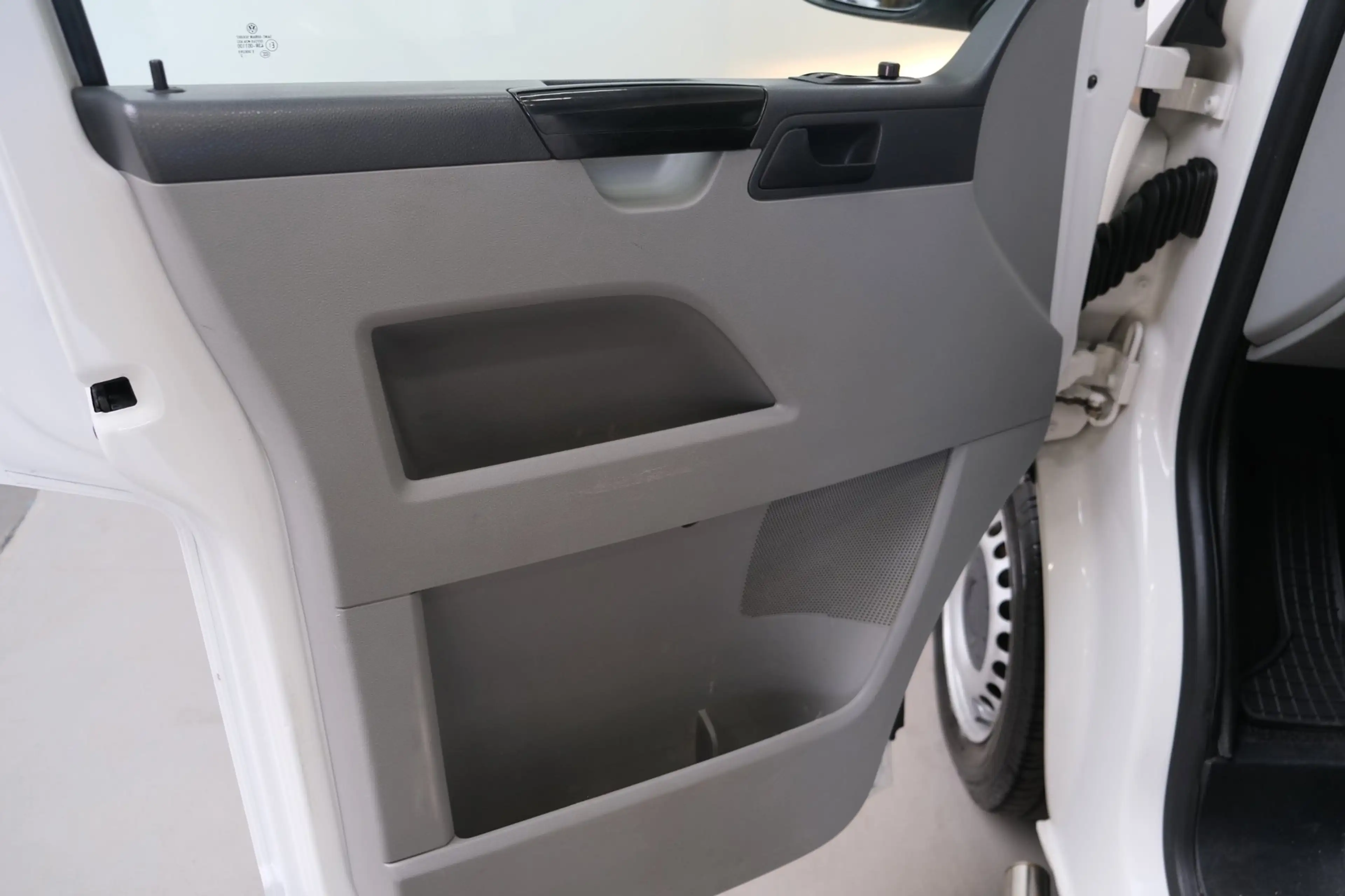 Volkswagen Transporter 2.0 TDI L1H1 3P - N.A.P. Airco, Trekhaak. — photo 14