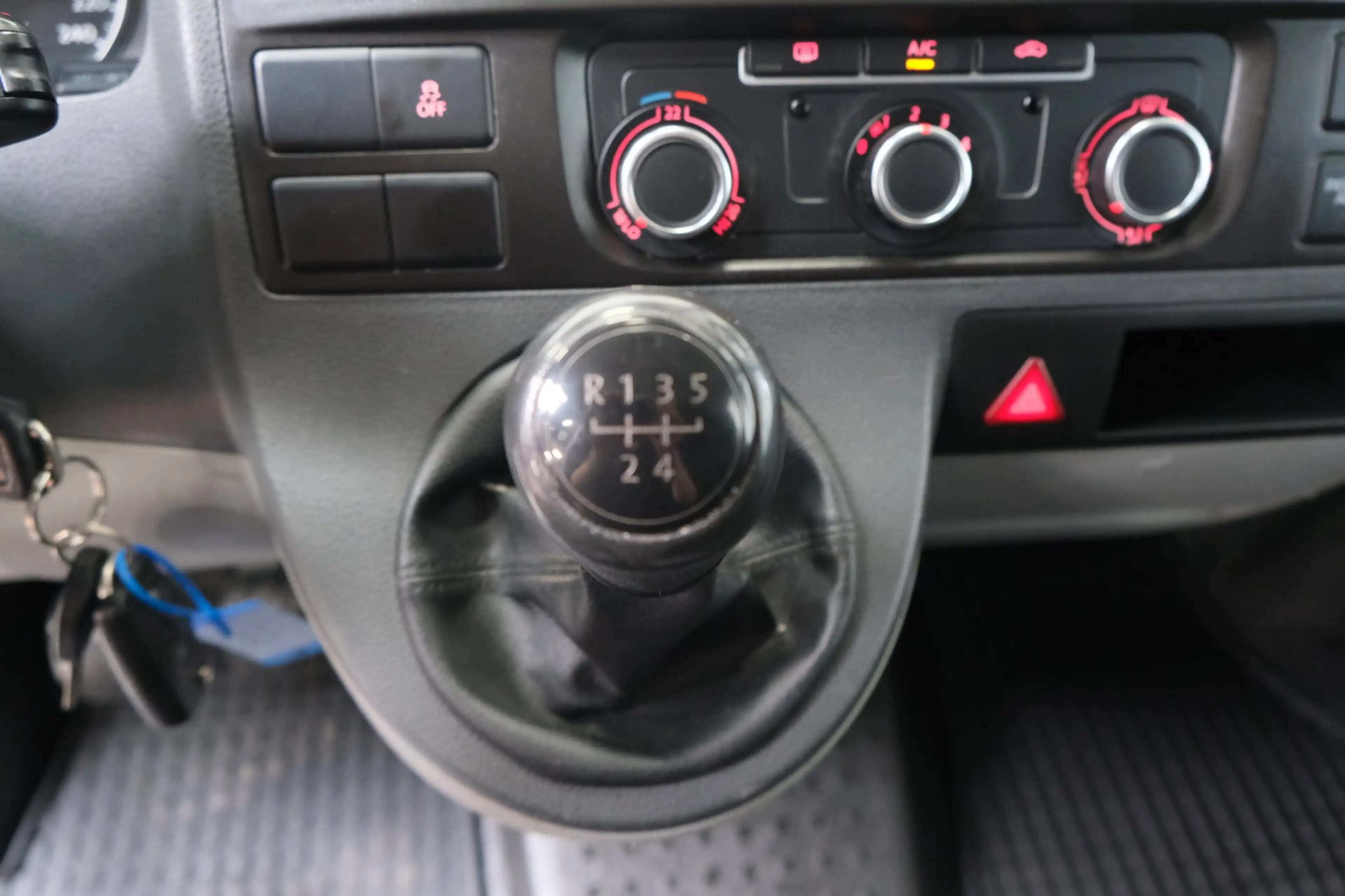 Volkswagen Transporter 2.0 TDI L1H1 3P - N.A.P. Airco, Trekhaak. — photo 20