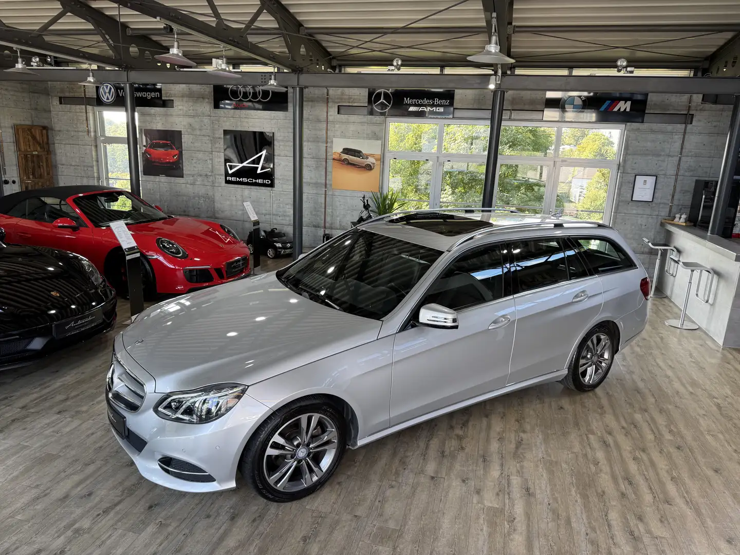 Mercedes-Benz E 200 Avantgarde BlueTec*G.SHD*LED*NAVI*2.HAND Grau - 2
