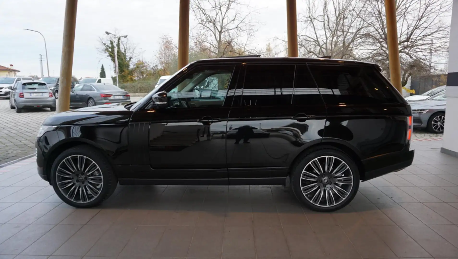 Land Rover Range Rover 3.0 SDV6 Vogue Černá - 2