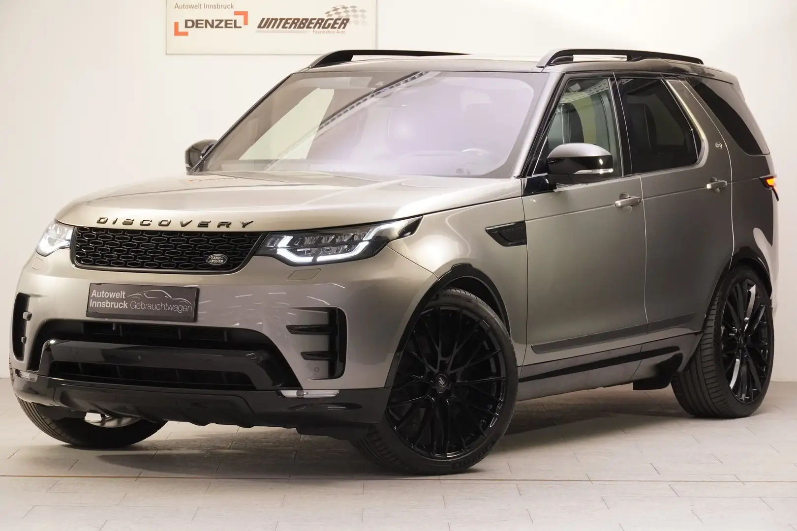 Land Rover Discovery 5 3,0 SDV6 HSE Aut. Silber - 1