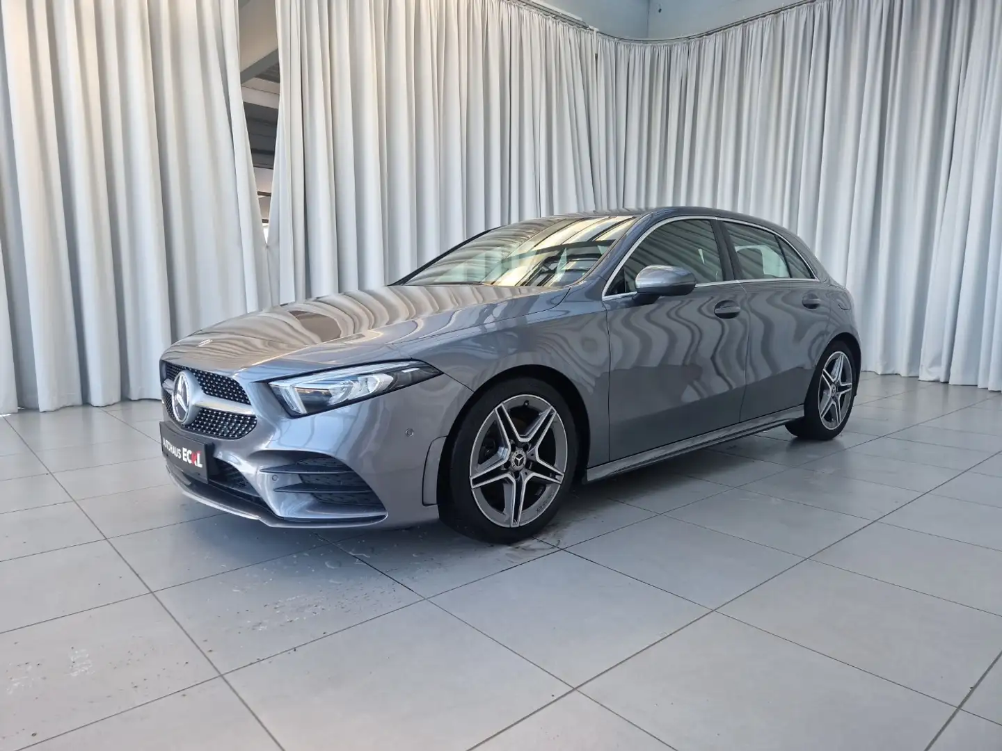 Mercedes-Benz A 180 d Kompaktlimousine AMG Line SportS. Grau - 2