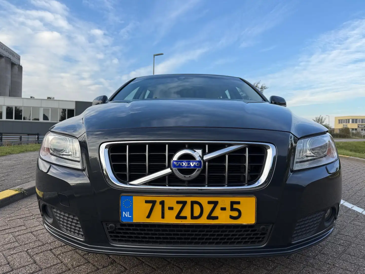Volvo V70 1.6 T4 Limited Edition Grau - 2