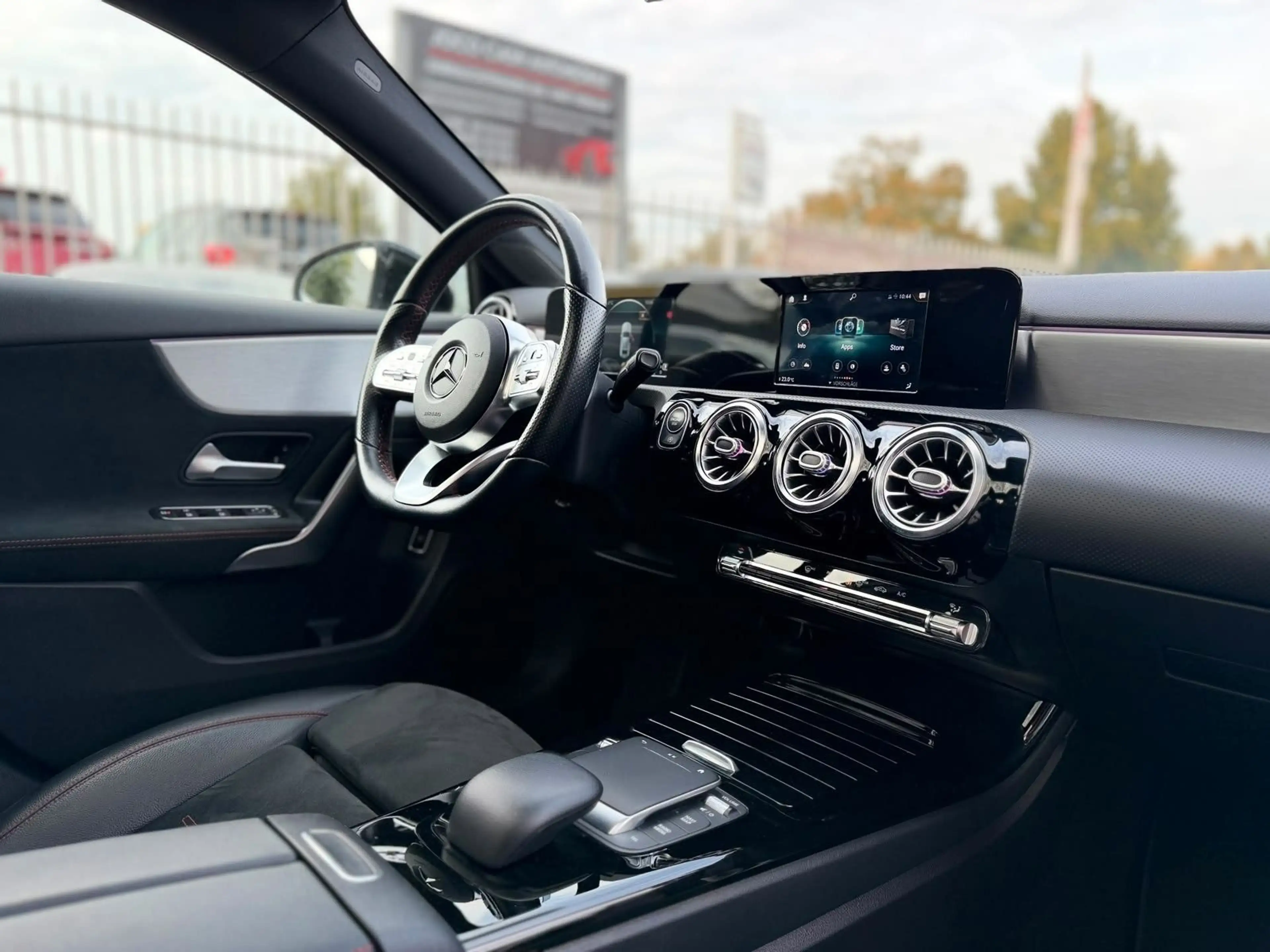 Mercedes-Benz A 250 Limousine*PANO*AMG*NIGHT-PAKET* KAMERA* — photo 14