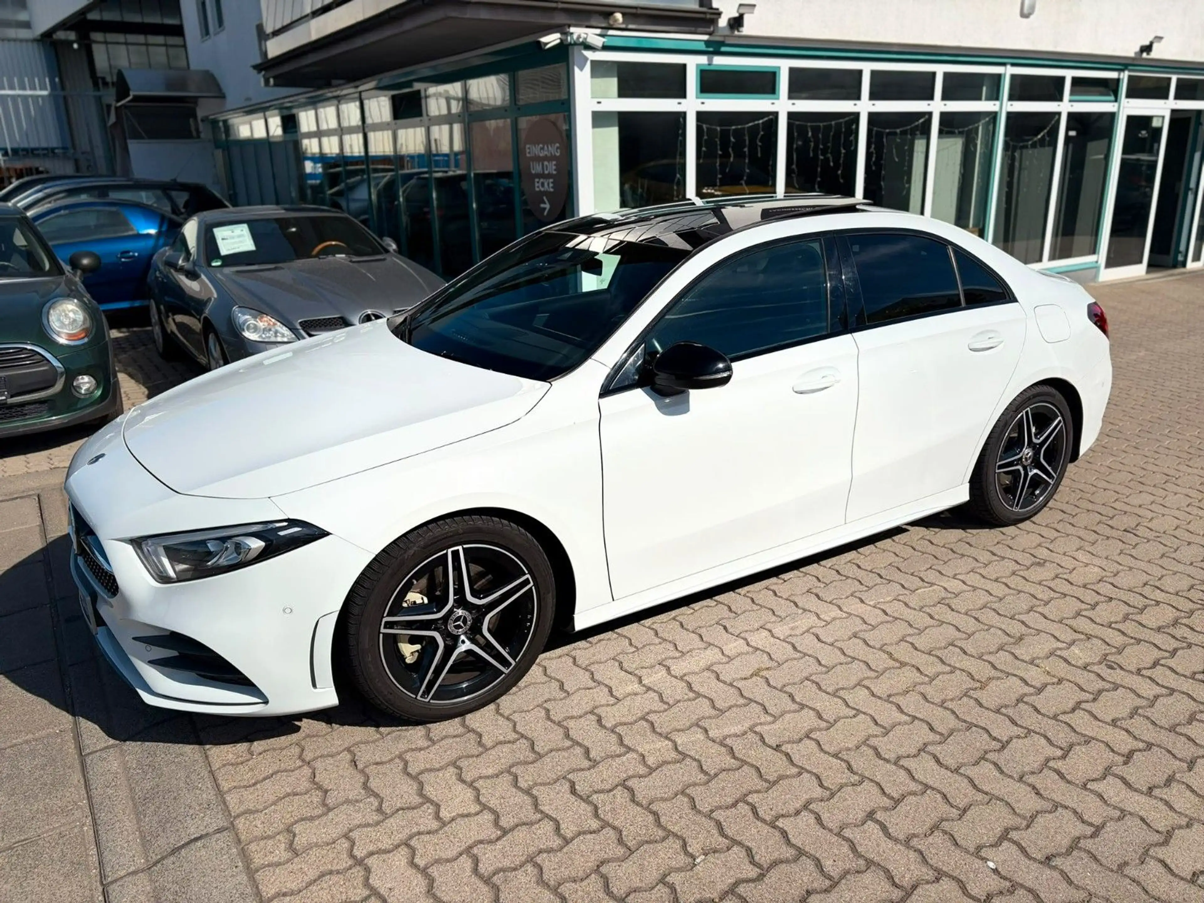 Mercedes-Benz A 250 Limousine*PANO*AMG*NIGHT-PAKET* KAMERA* — photo 3